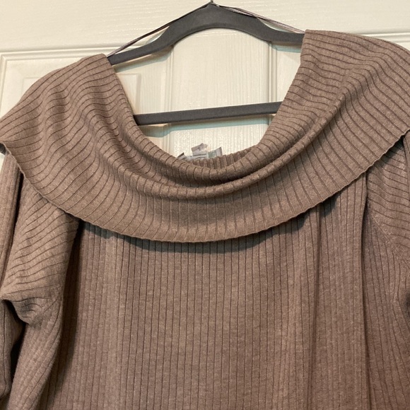 Evolution by Cyrus off the shoulder sweater 2X - Picture 4 of 7